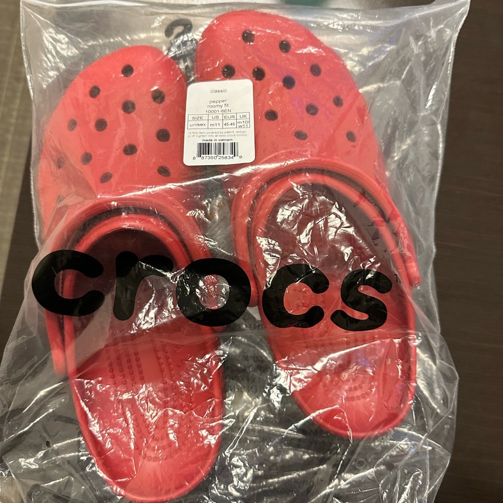 New Classic Pepper Roomy Fit Crocs